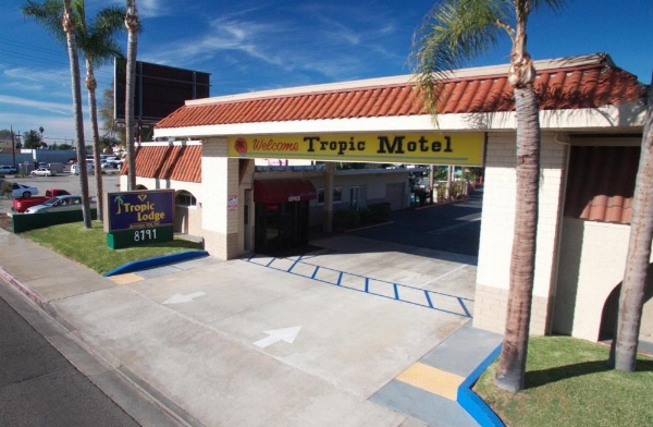 Tropic Lodge image 12